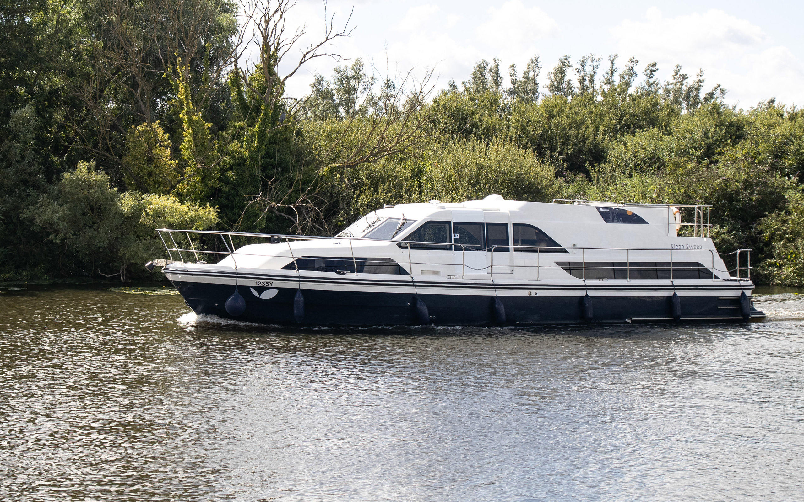 Wilks Marine fendering - Broom Boats