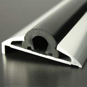 ALI 585 aluminium rub rail
